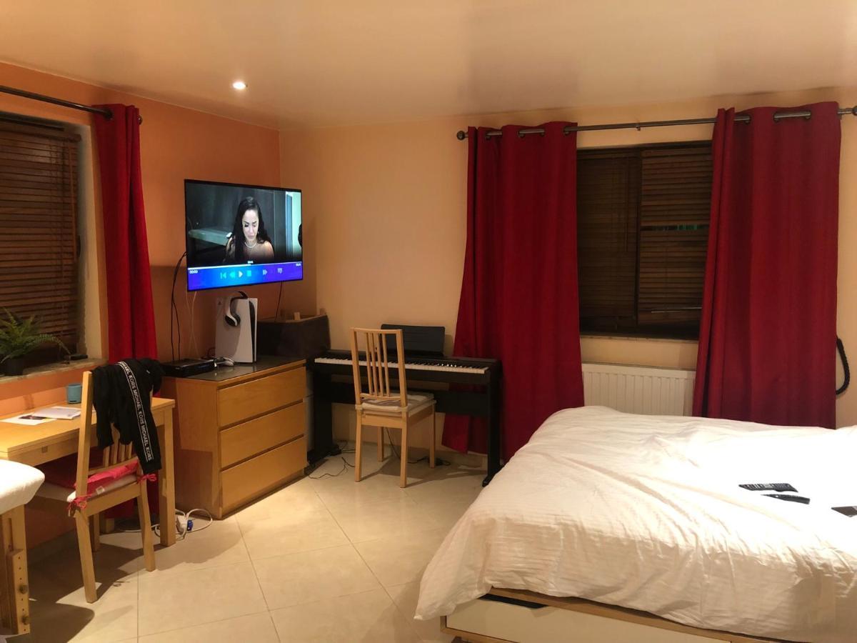 Residence La Fraisiere Anderlecht ภายนอก รูปภาพ