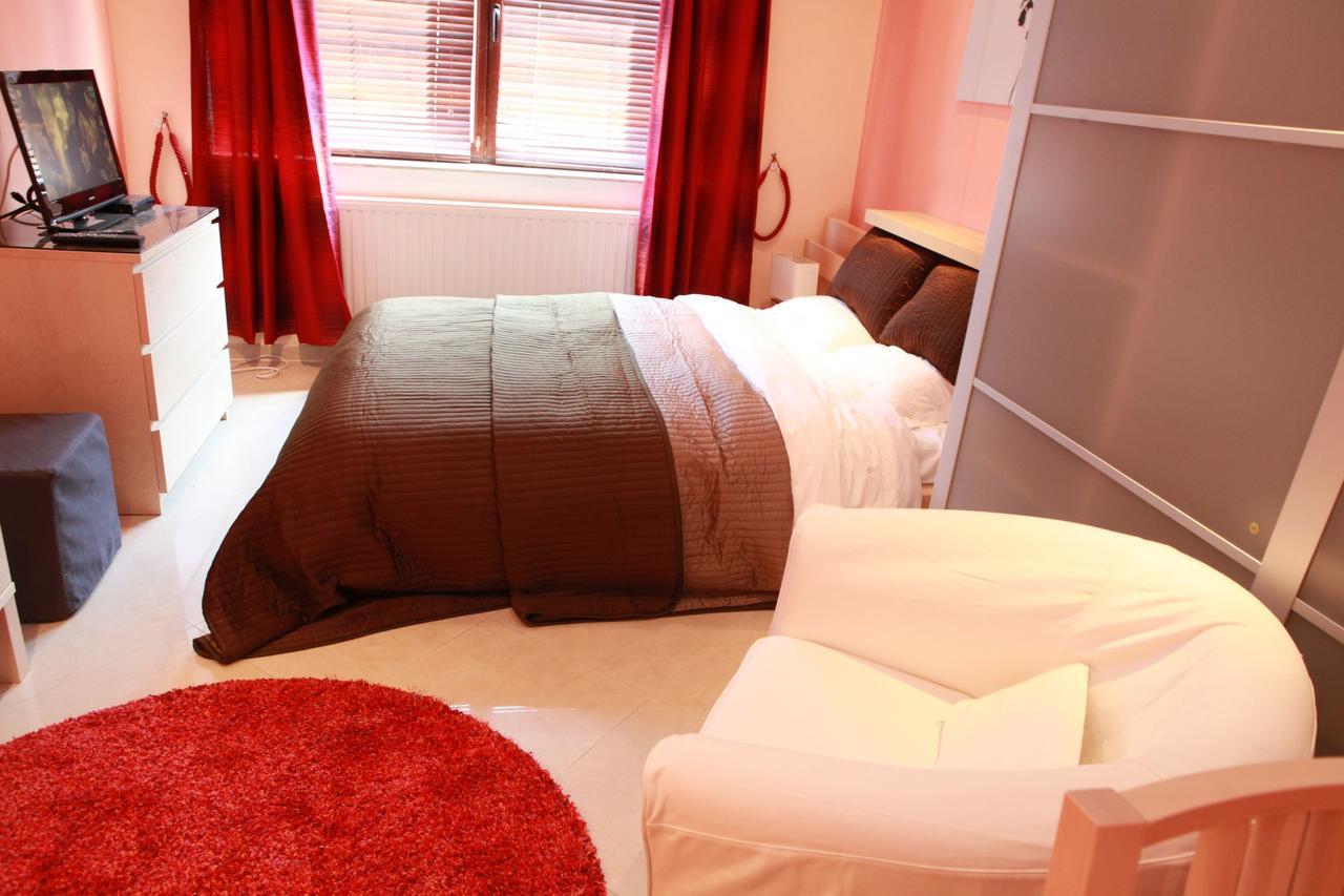 Residence La Fraisiere Anderlecht ภายนอก รูปภาพ
