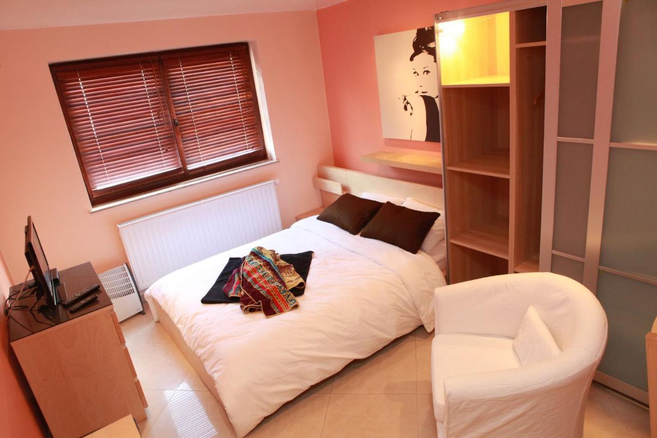 Residence La Fraisiere Anderlecht ภายนอก รูปภาพ
